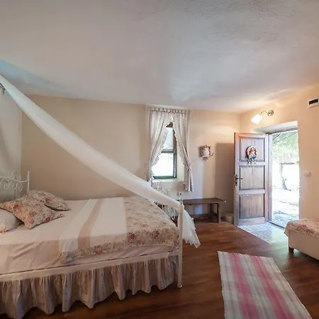 מלון Aral Tatil Ciftligi 4*