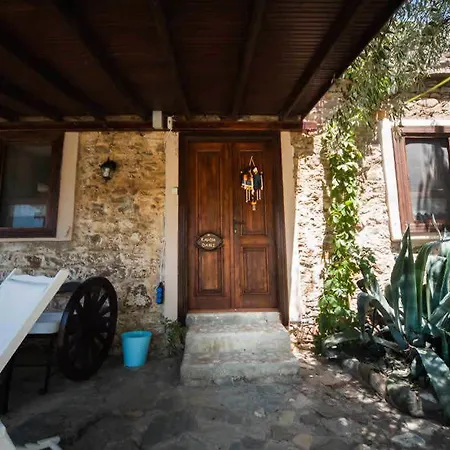 Aral Tatil Ciftligi 4* בוזקאדה