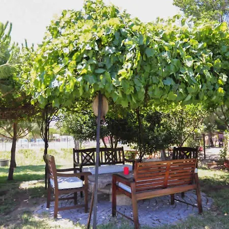 Aral Tatil Ciftligi בוזקאדה