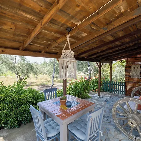 Aral Tatil Ciftligi בוזקאדה
